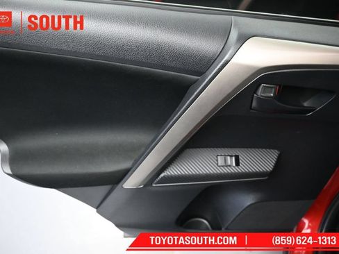 Used 2015 Toyota RAV4 LE AWD/4WD image 25