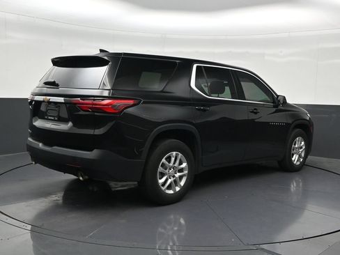 Used 2023 Chevrolet Traverse LS FWD image 5