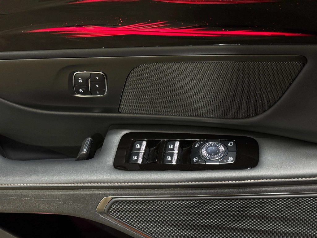 Certified 2024 Lincoln Nautilus Reserve w/ Jet Appearance Package (87T) AWD/4WD image 9