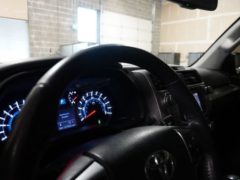 Used 2019 Toyota 4Runner SR5 Premium AWD/4WD image 9