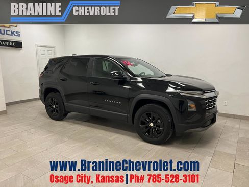 Used 2025 Chevrolet Equinox LT FWD image 1