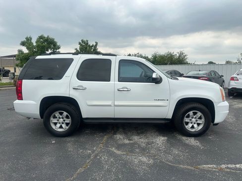Used 2007 GMC Yukon SLT w/ SLT Preferred Equipment Group image 4