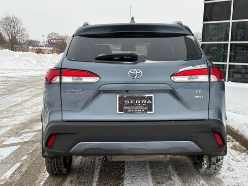 Used 2024 Toyota Corolla Cross LE image 4