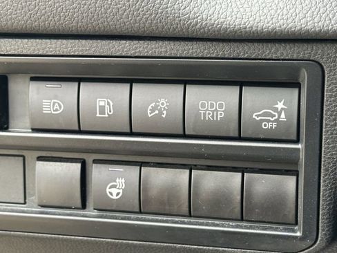 Used 2023 Toyota Tundra Limited image 24