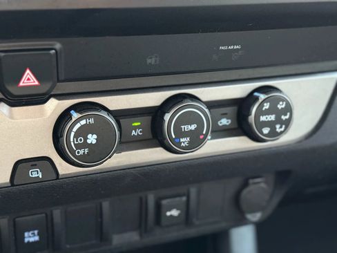 Used 2021 Toyota Tacoma SR image 29