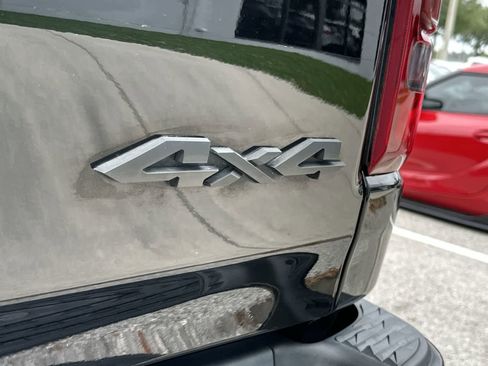 Used 2019 RAM 1500 Laramie AWD/4WD image 15