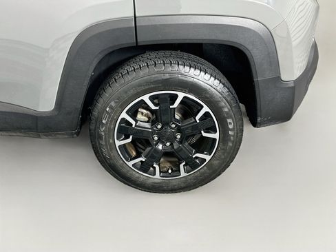 Used 2023 Jeep Renegade Latitude AWD/4WD image 11