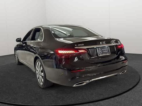 Used 2023 Mercedes-Benz E 350 4MATIC Sedan image 5