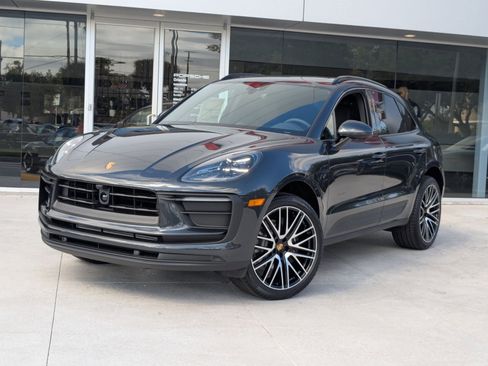 New 2026 Porsche Macan image 1