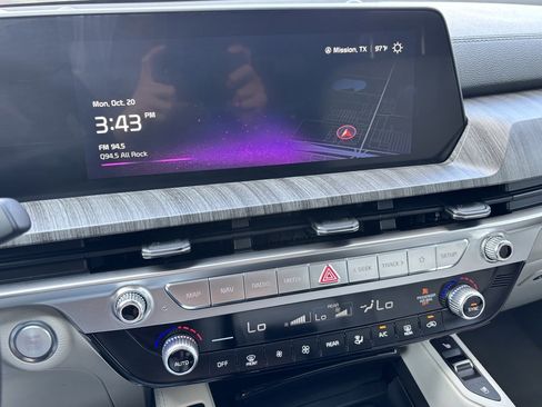 Used 2024 Kia Telluride EX image 9