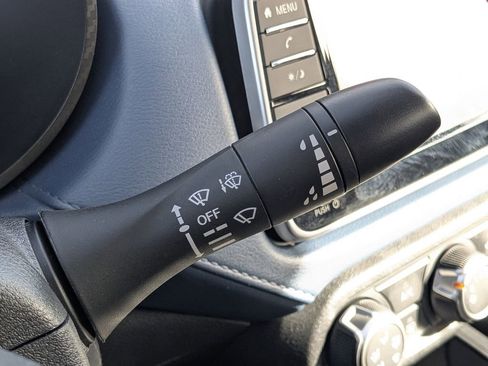 Used 2025 Nissan Versa SV image 24