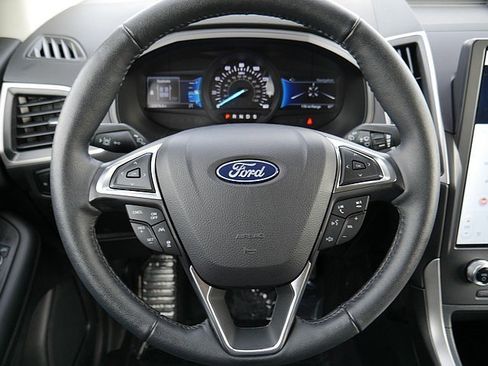 Used 2024 Ford Edge SEL w/ Convenience Package image 18