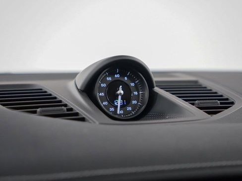 Certified 2025 Porsche Panamera 4 image 28