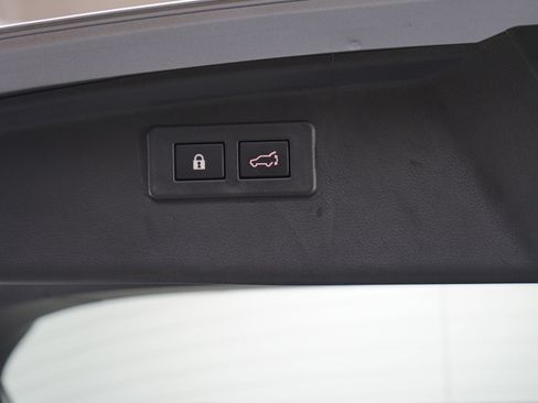 Used 2025 Subaru Outback Onyx Edition image 11