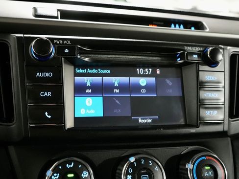 Used 2017 Toyota RAV4 LE image 17