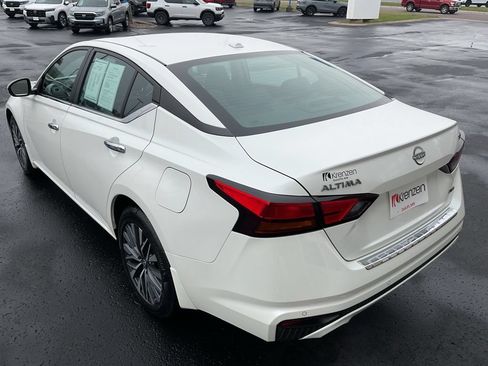 Used 2023 Nissan Altima 2.5 SV w/ SV Premium Package AWD/4WD image 7