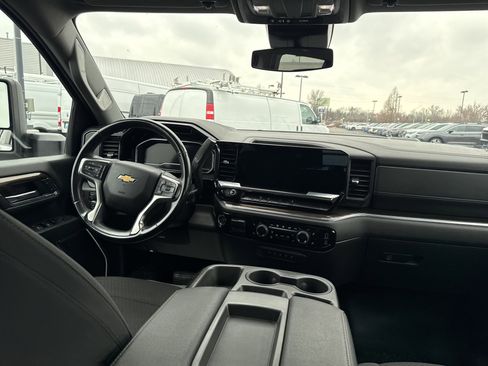 Used 2024 Chevrolet Silverado 3500 LT w/ Convenience Package image 18