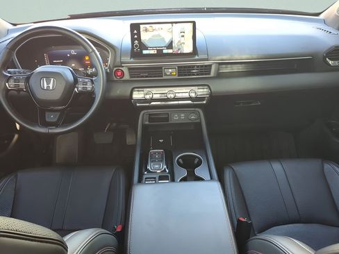 Used 2025 Honda Pilot Black Edition image 14