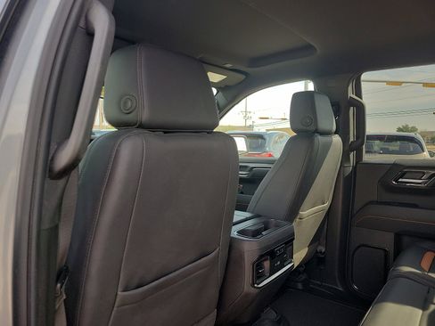 Used 2025 GMC Sierra 1500 AT4 AWD/4WD image 13