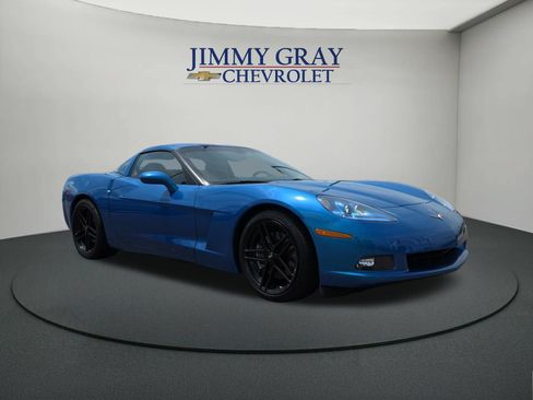 Used 2010 Chevrolet Corvette Coupe w/ 1LT RWD image 7