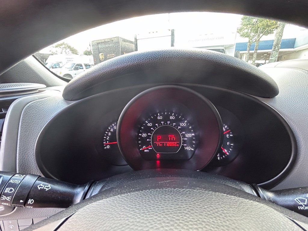Used 2017 Kia Soul + FWD image 39