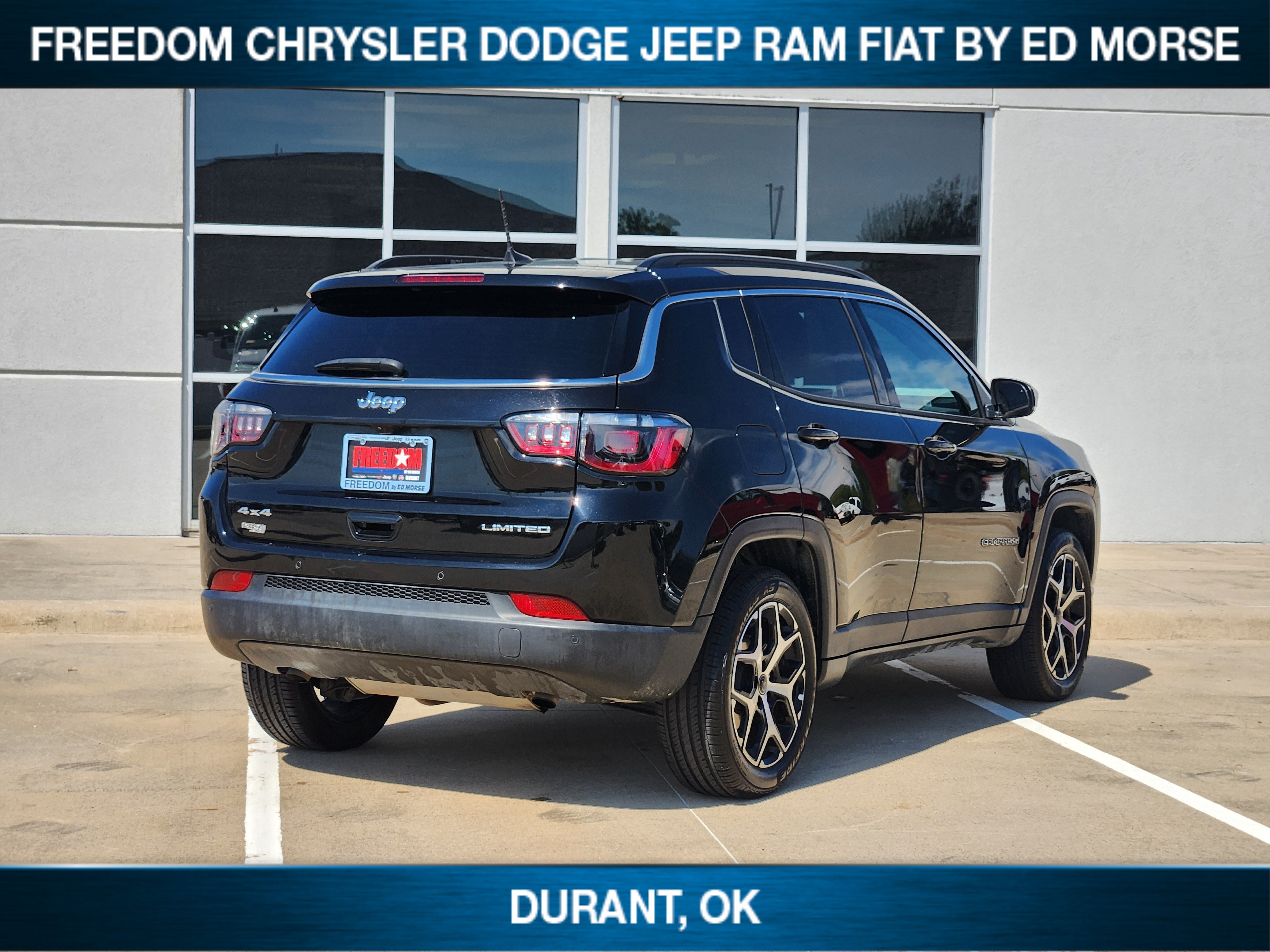 Used 2025 Jeep Compass Limited AWD/4WD image 4