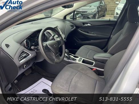 Used 2018 Chevrolet Cruze LS FWD image 6