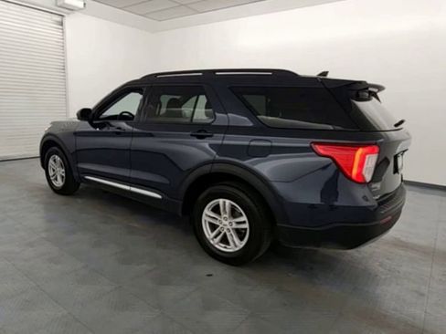 Used 2023 Ford Explorer XLT w/ Equipment Group 202A image 6