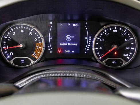 Used 2019 Jeep Renegade Latitude FWD image 32