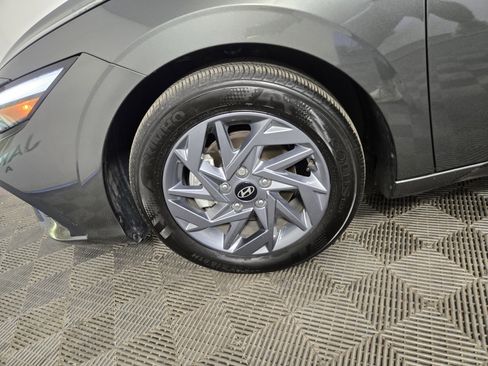 Used 2024 Hyundai Elantra SEL image 32