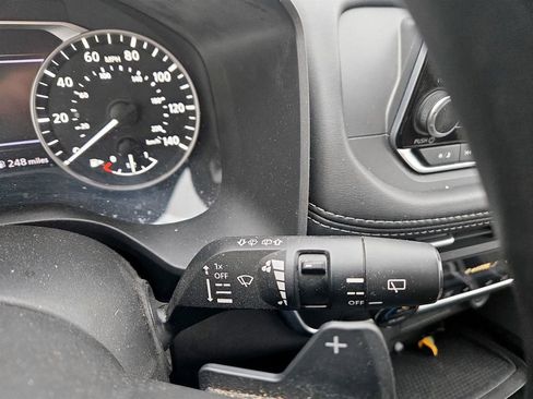 Used 2023 Nissan Rogue SV image 16