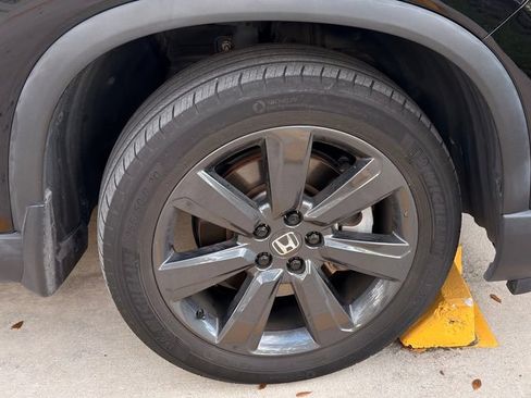 Used 2024 Honda Pilot Sport image 12
