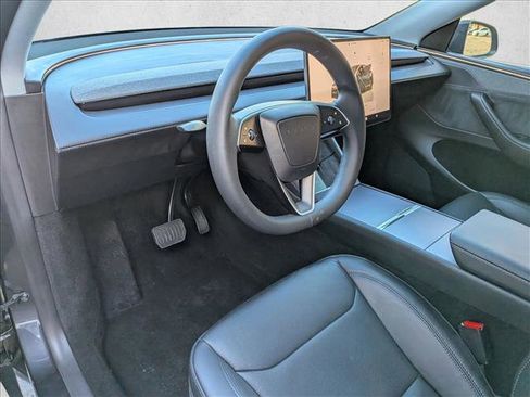 Used 2026 Tesla Model Y Long Range image 10