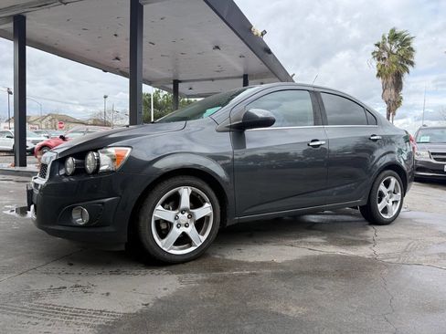 Used 2015 Chevrolet Cruze LT image 7