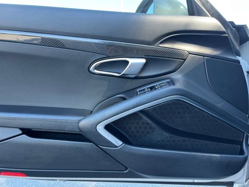 Used 2019 Porsche 911 Carrera RWD image 15