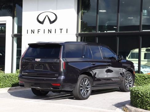 Used 2023 Cadillac Escalade Sport Platinum image 5