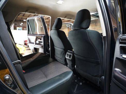 Used 2017 Toyota 4Runner TRD Off-Road image 45