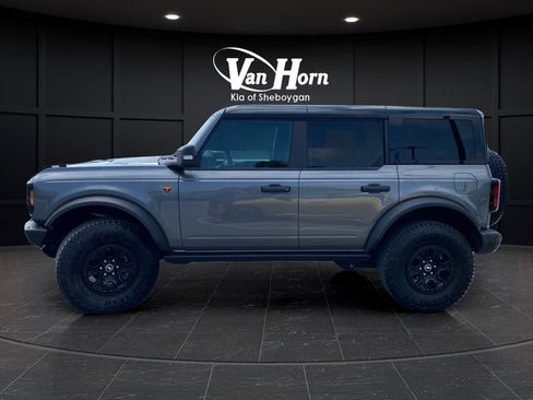 Used 2025 Ford Bronco Badlands AWD/4WD image 4