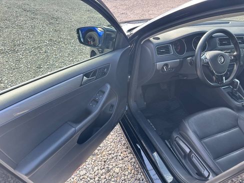 Used 2018 Volkswagen Jetta SE FWD image 9