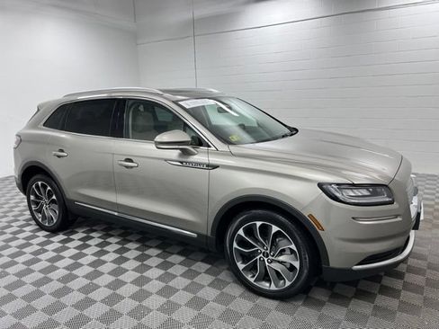 Used 2023 Lincoln Nautilus Reserve AWD/4WD image 4