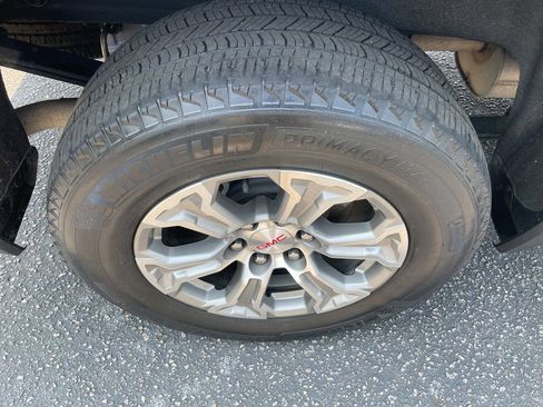 Used 2020 GMC Sierra 1500 SLT image 12