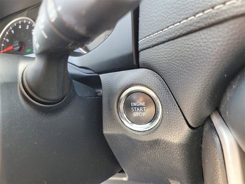 Used 2020 Toyota RAV4 XLE Premium image 28