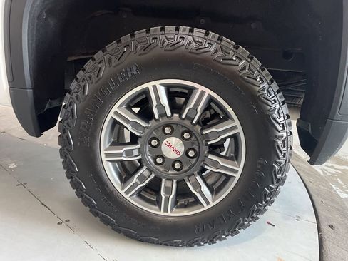 Used 2025 GMC Sierra 1500 AT4 AWD/4WD image 14