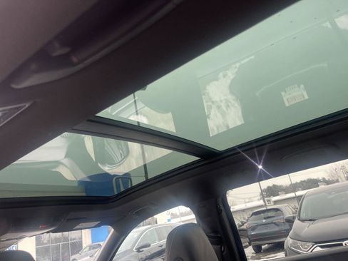 Used 2024 Volkswagen Tiguan SE R-Line image 16