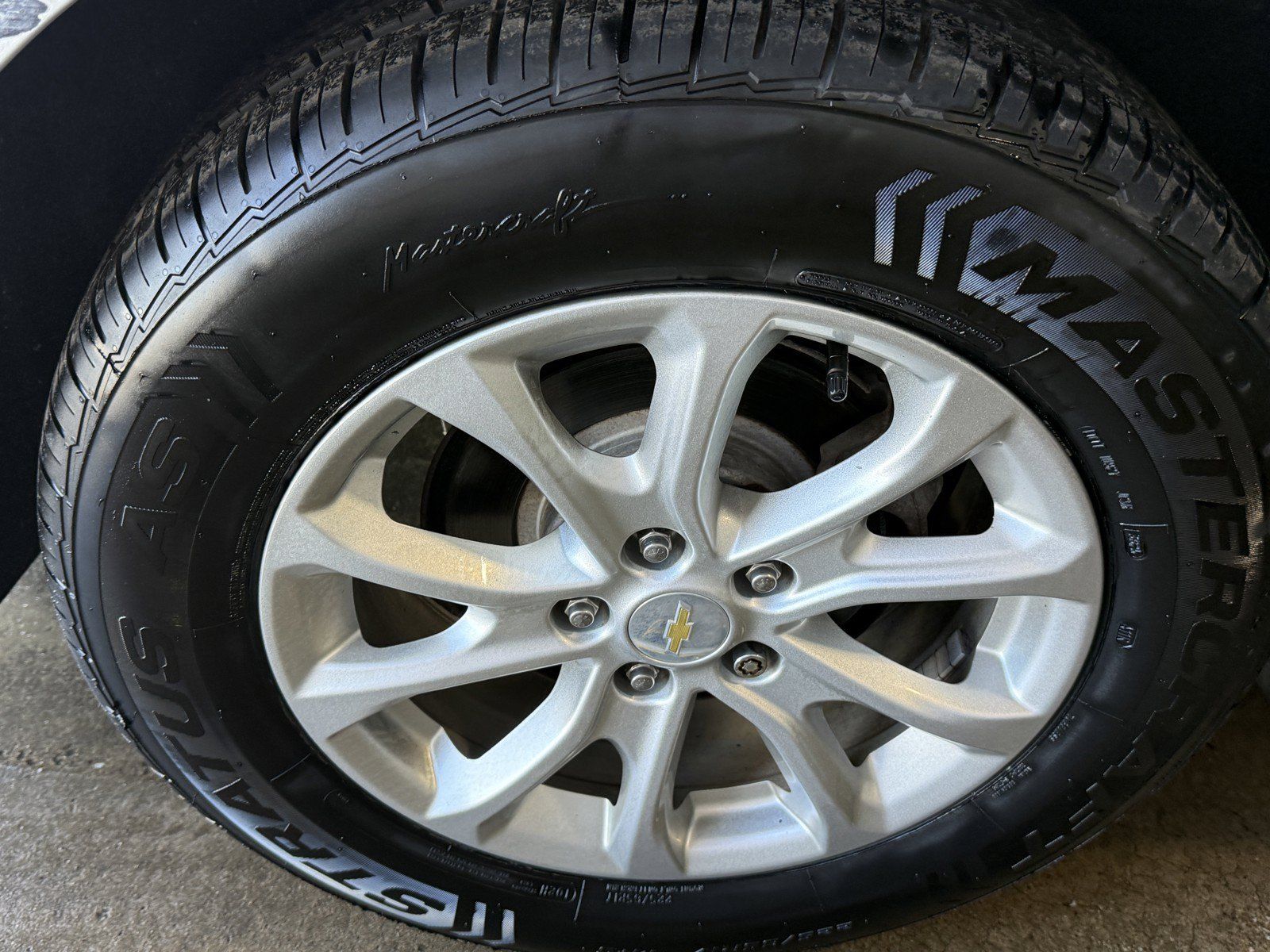 Used 2018 Chevrolet Equinox LT w/ Sun & Infotainment Package FWD image 34