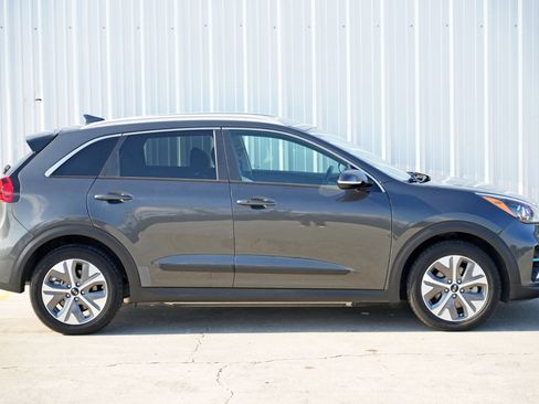 Used 2020 Kia Niro EX w/ Cold Weather Package image 49