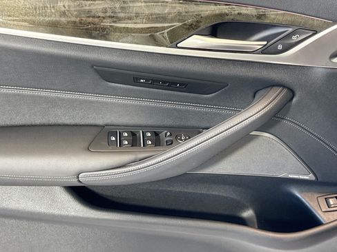 Used 2023 BMW 540i w/ Premium Package RWD image 17