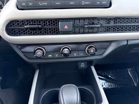 Used 2025 Honda HR-V LX image 18