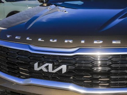 Used 2022 Kia Telluride SX w/ Towing Package image 7