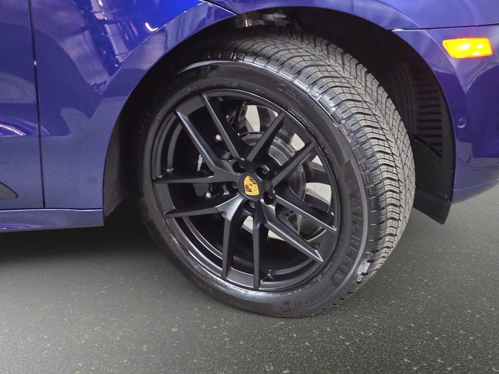 Used 2025 Porsche Macan GTS AWD/4WD image 34